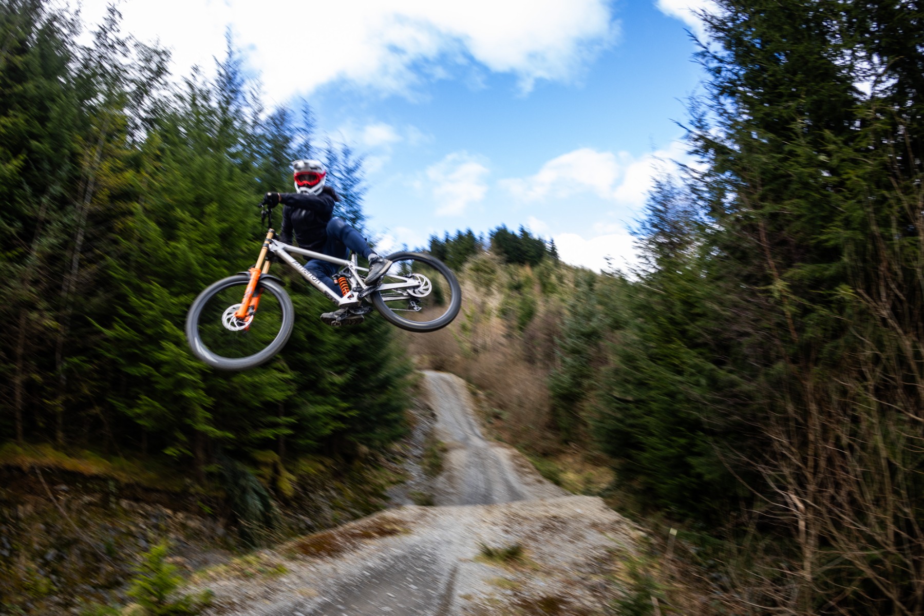 Atherton_S200_Downhill_Bike_Test_END_MAG-9091