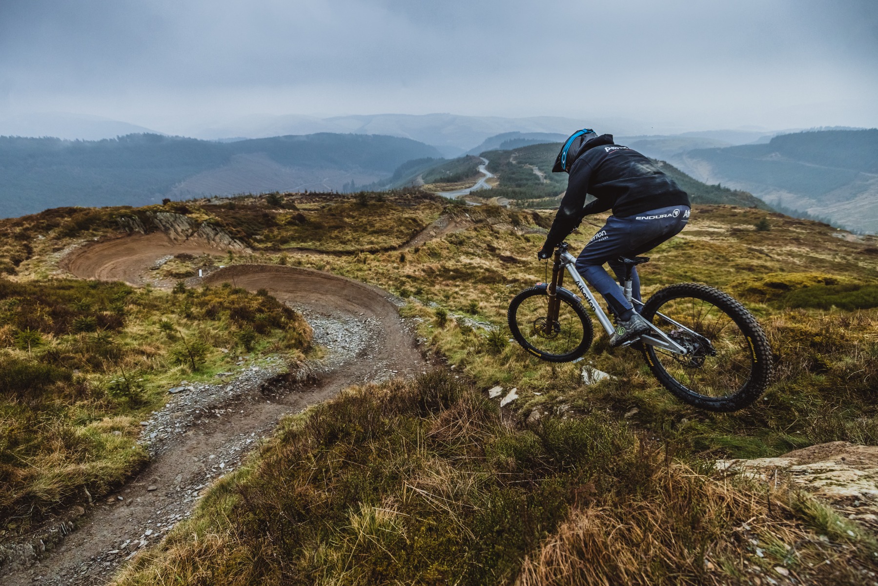 DG_AthertonBikes_S.200_Launch-17